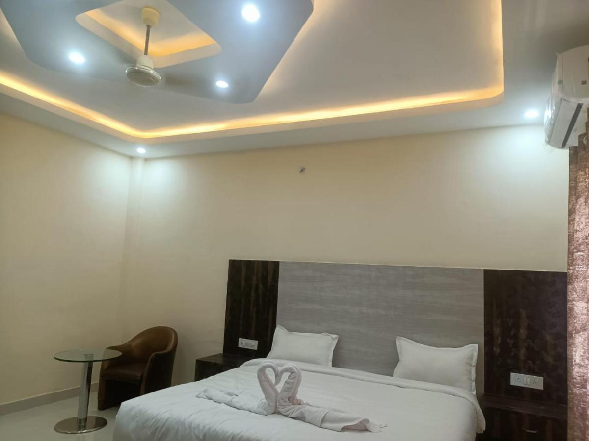 Hotel Rajwada Palace Orchha Exterior photo