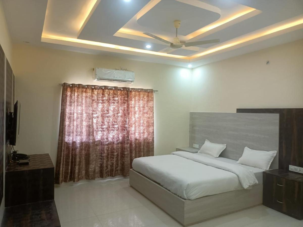 Hotel Rajwada Palace Orchha Exterior photo