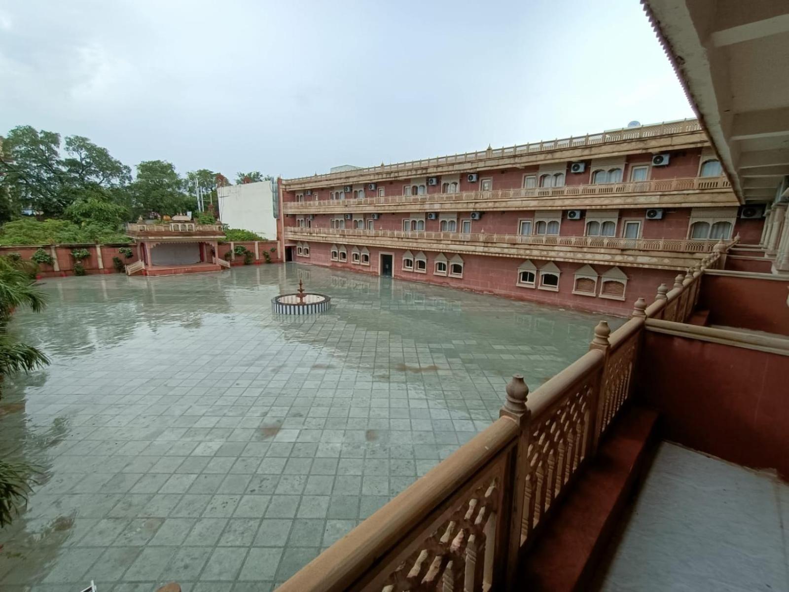 Hotel Rajwada Palace Orchha Exterior photo