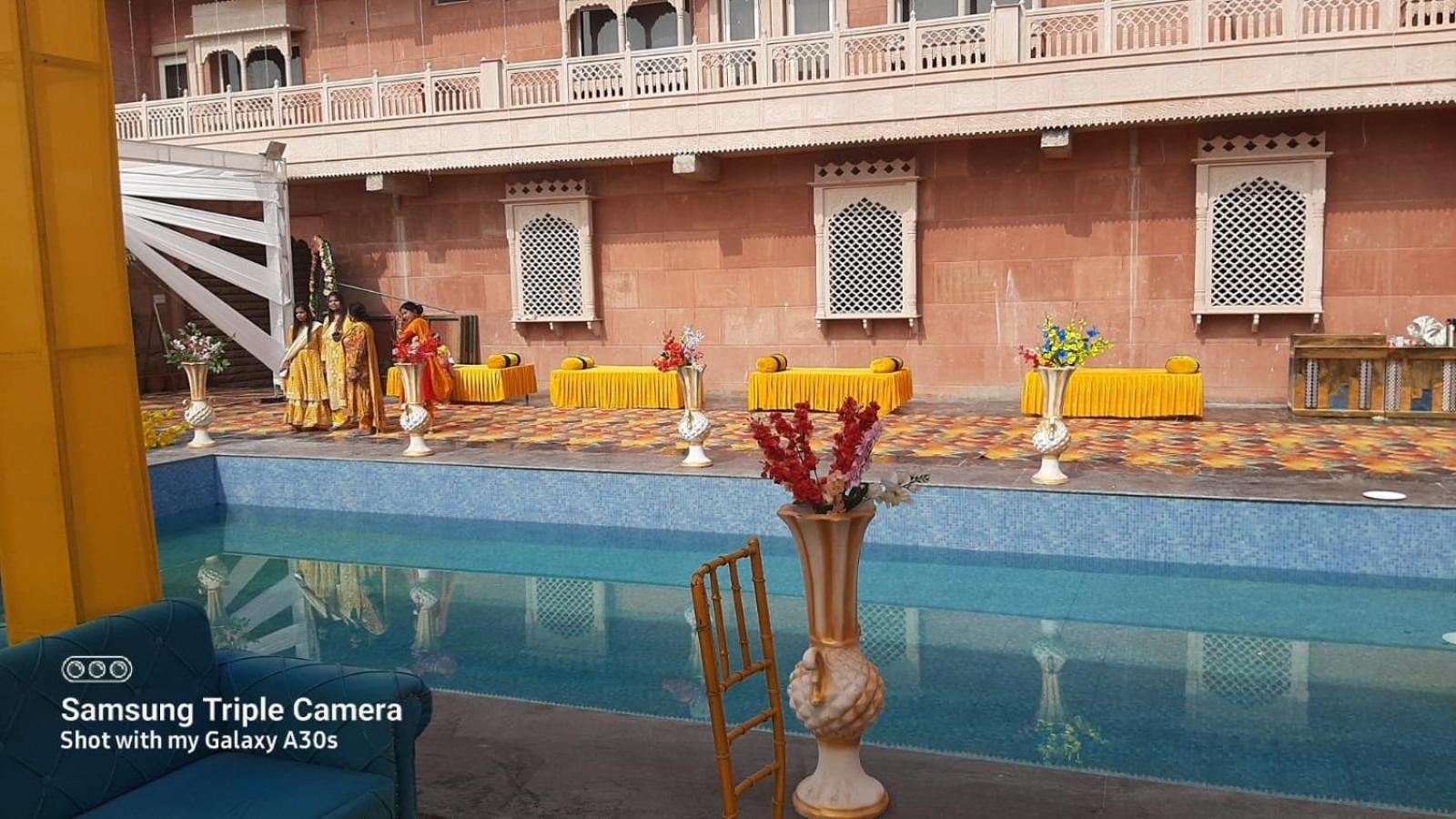 Hotel Rajwada Palace Orchha Exterior photo
